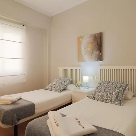 C102 - Huge And Stylish 5 Bedroom By The Center *
