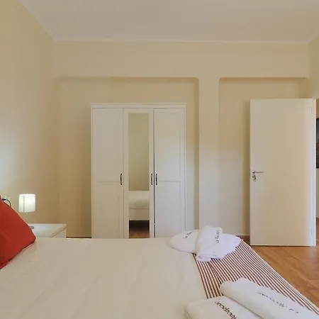 C102 - Huge And Stylish 5 Bedroom By The Center Apartamento