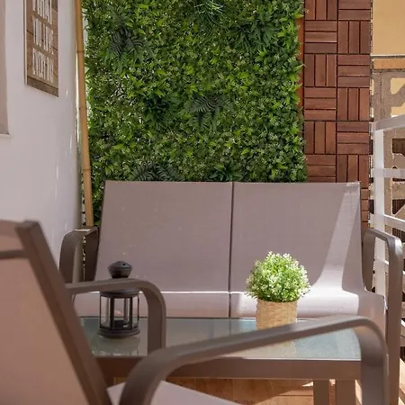 Apartment C102 - Huge And Stylish 5 Bedroom By The Center *
