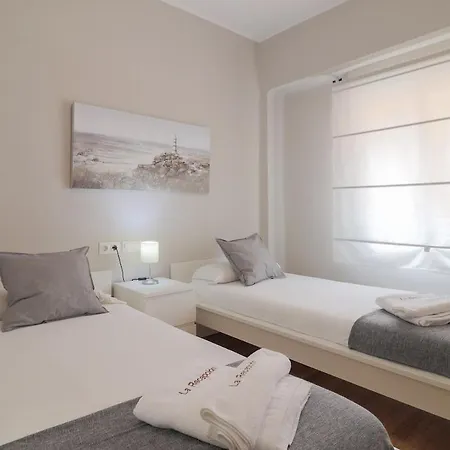 C102 - Huge And Stylish 5 Bedroom By The Center Apartment