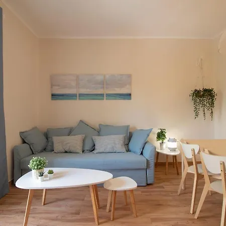 C102 - Huge And Stylish 5 Bedroom By The Center Apartment