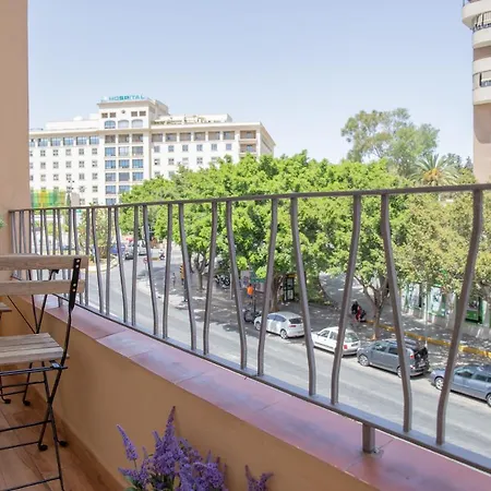 C102 - Huge And Stylish 5 Bedroom By The Center
